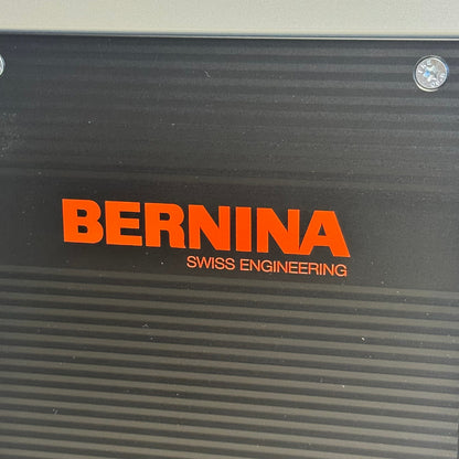 BERNINA Q20 Longarm Quilting Machine w/ Accessories - Sewing Equipment