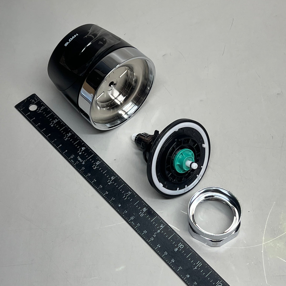 SLOAN OPTIMA PLUS Battery Powered Sensor Activated Flushometer Chrome 8111-1.28