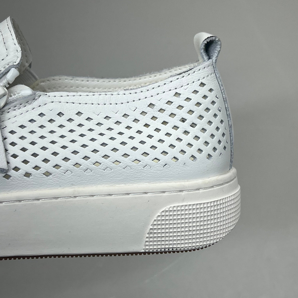 PROPET Kate Side Zip Leather Breathing Open Cell Women's Sz 6 White WCX015L