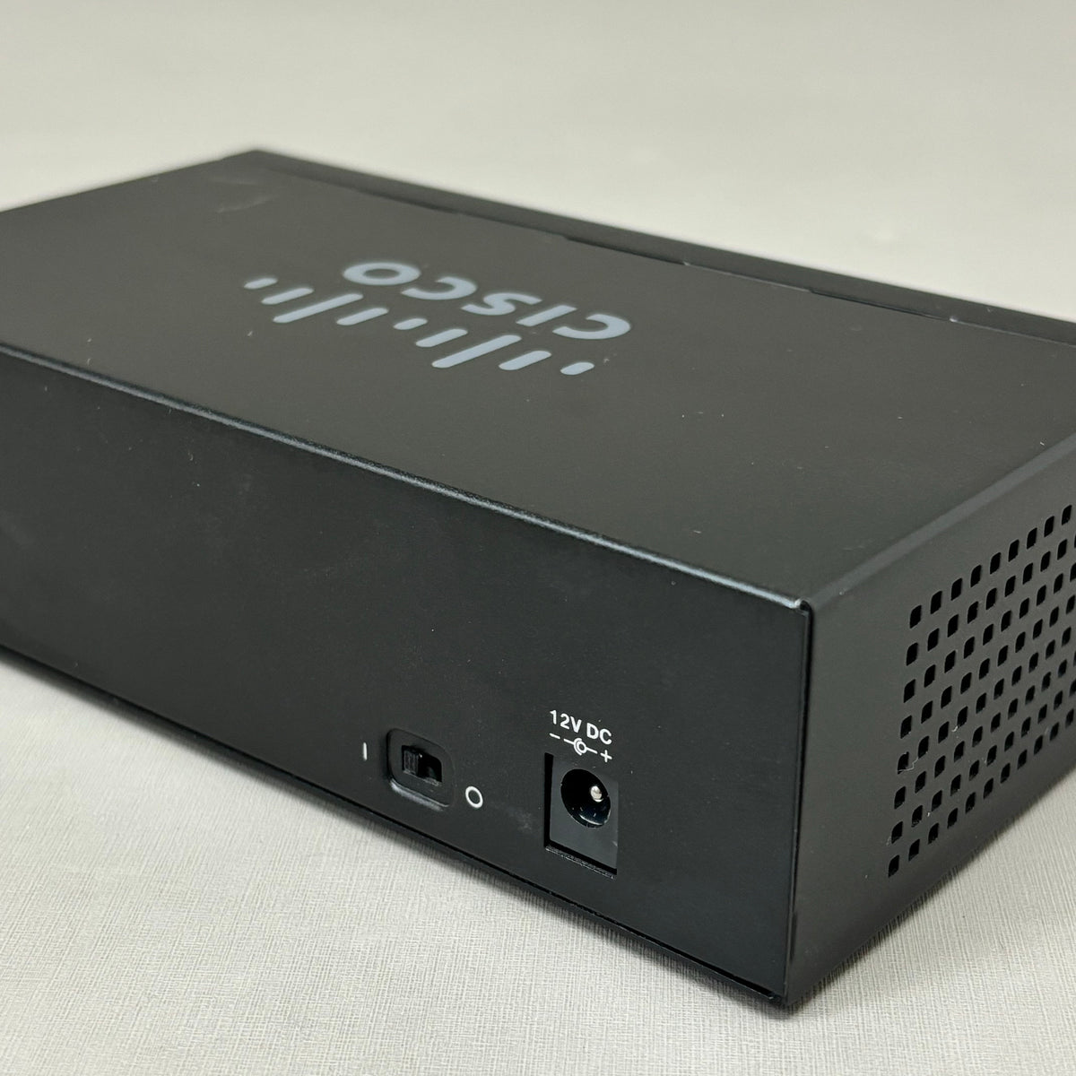 CISCO Business 16 Ports Unmanaged Wall-mountable Network Switch
