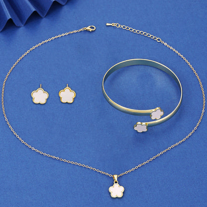 Five Petal Flower Parthenocissus Grass Bracelet Three-piece Set
