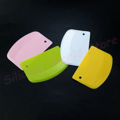 Plastic Cake Scraper Dough Cutter for Baking and Cake Decorating