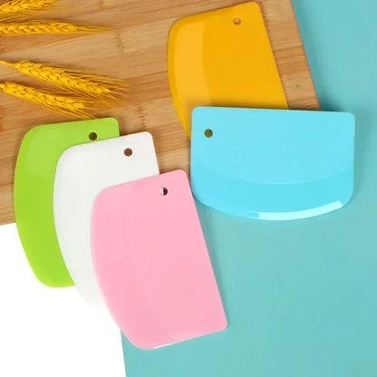 Plastic Cake Scraper Dough Cutter for Baking and Cake Decorating