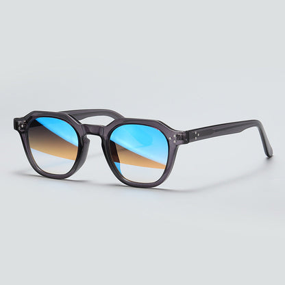 Retro UVprotective Sunglasses With A Distinctive European And American Style