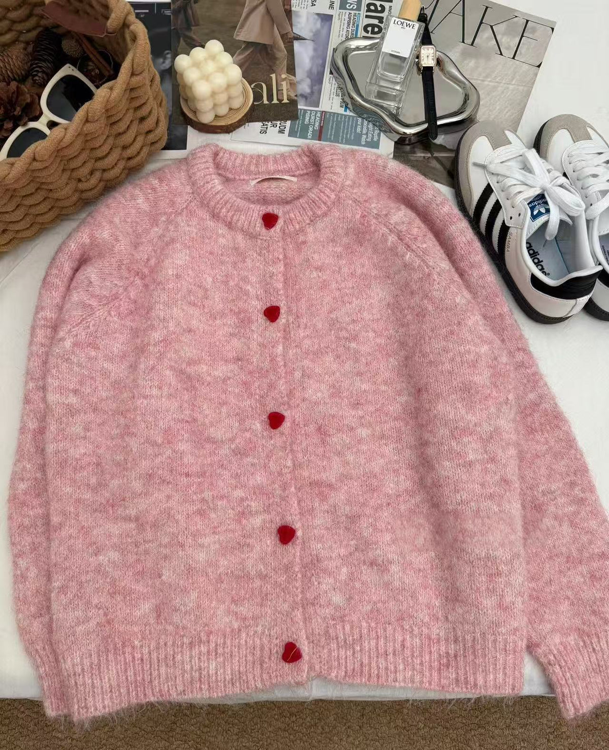 Women's Casual Knit Cardigan With Contrasting Buttons