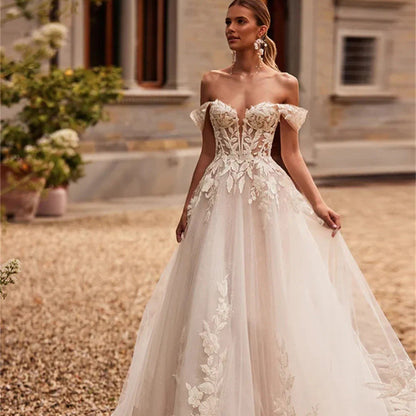 Light-luxury White Off-the-shoulder Bridal Wedding Gown With A Small Train