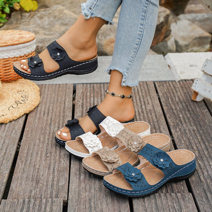 Solid-color Beach Sandals With A Fashionable Floral Design For Women