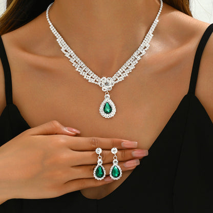 Stylish And Chic Diamond-studded Teardrop Flower Necklace And Earring Set