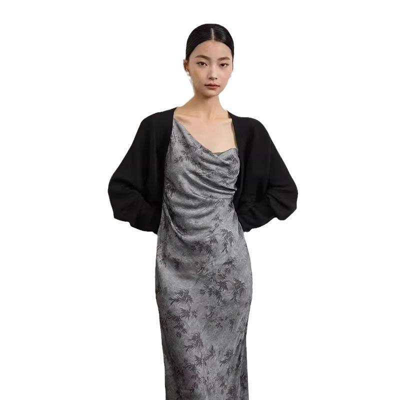 French-style Vintage Black Batwing-sleeve Sweater Shawl Tunic