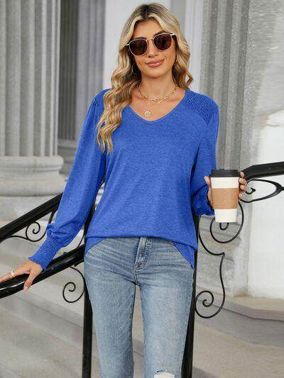 V-Neck Lantern Sleeve T-Shirt for Casual Chic Style