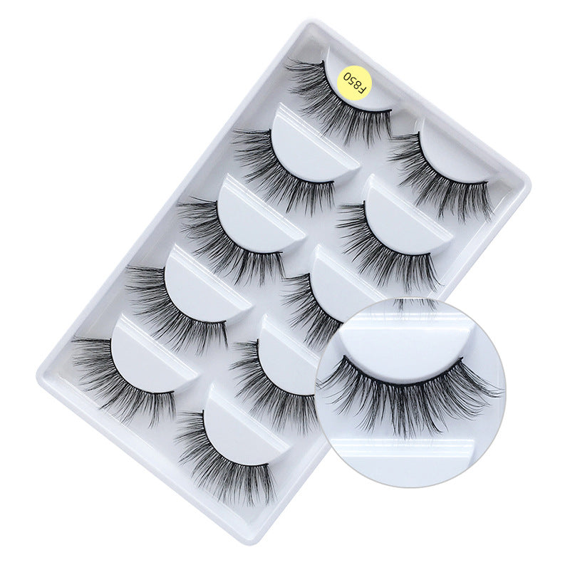 Naturally Curled Voluminous Synthetic Eyelashes