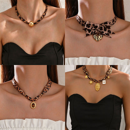 European & American Style Necklace For Women, Leopard Print Heart Pendant, Unique Shape Designed Clavicle Chain, Versatile Jewelry
