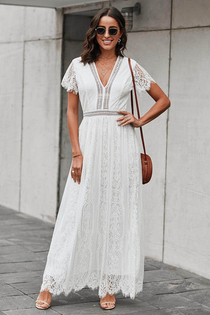 Scalloped Trim Lace Plunge Dress for Elegant Occasions