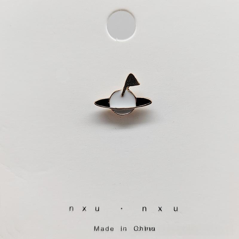 Creative And Adorable Brooches In Various Designs Featuring Animals, Flowers, And Fruits