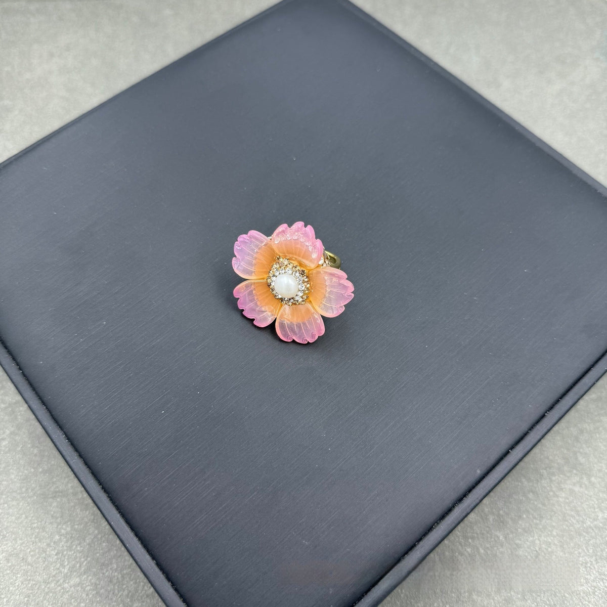 New Natural Tourmaline Inlaid Pearl Flower-shaped Suit