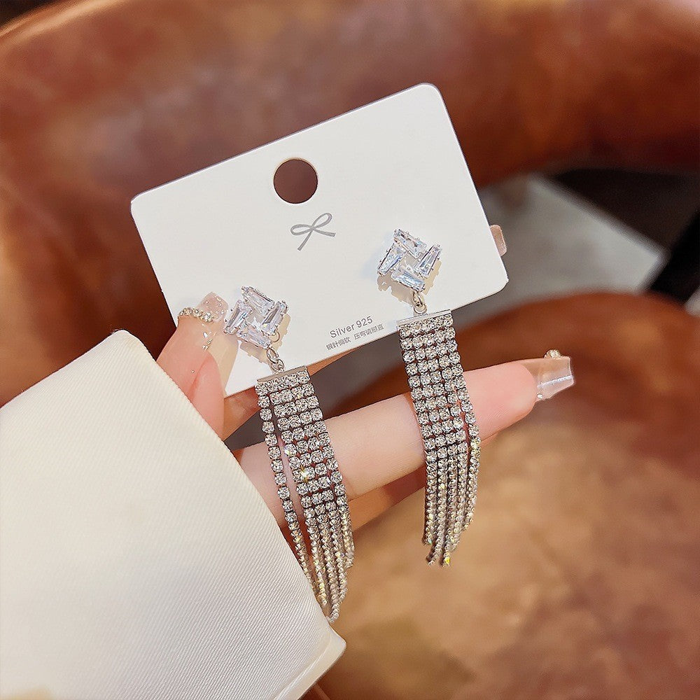 Light Luxury Pearl Earrings