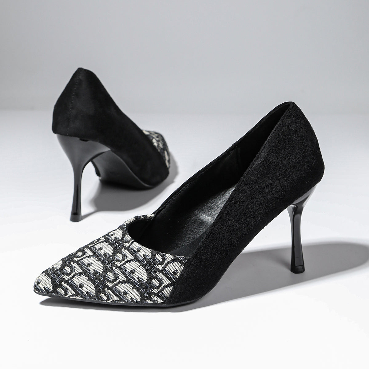 2026 Women High Heels Stiletto Fashion New Comfortable Black Professional Commute Medium Heel Pumps