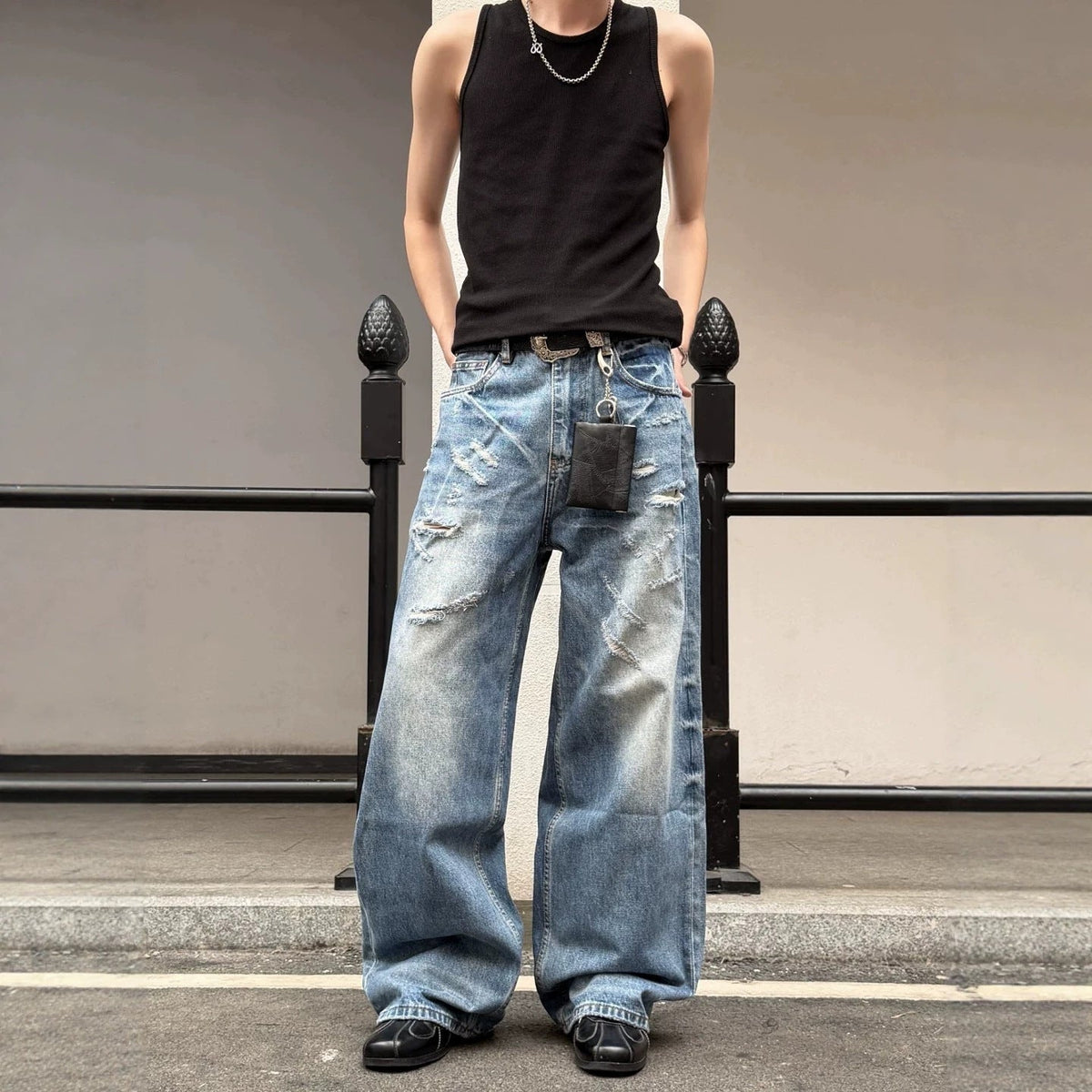 Fashionable And Versatile Mens Ripped Jeans
