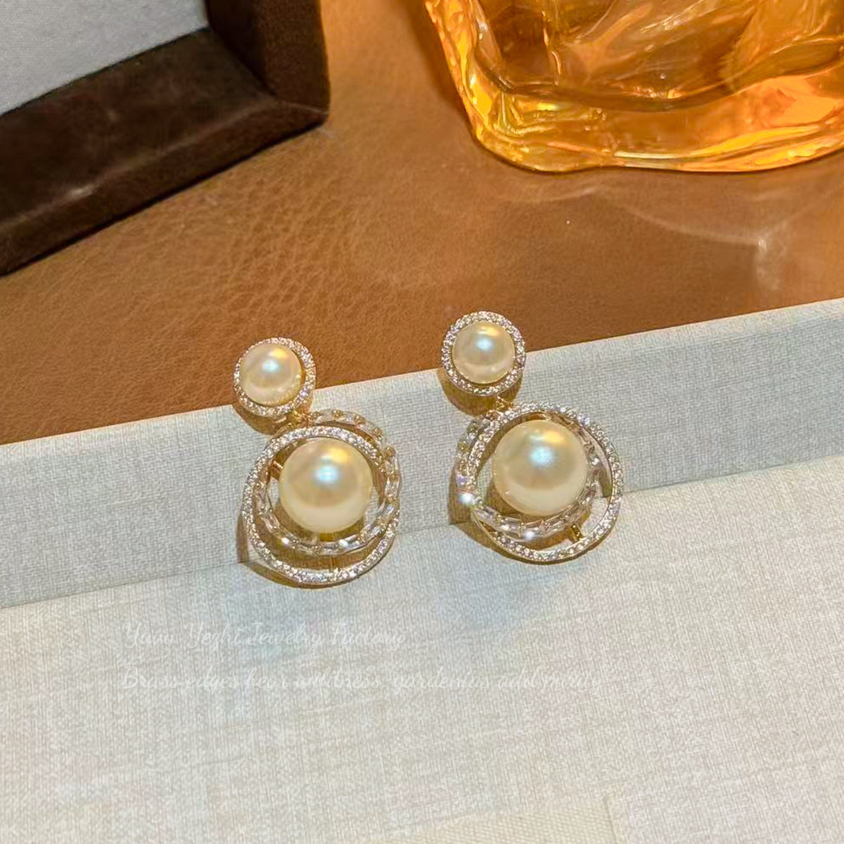 S925 Silver Needle Exquisite Winding Full Diamond Earrings Elegant Elegant Large Pearl Earrings Sweet Small Earrings Wholesale