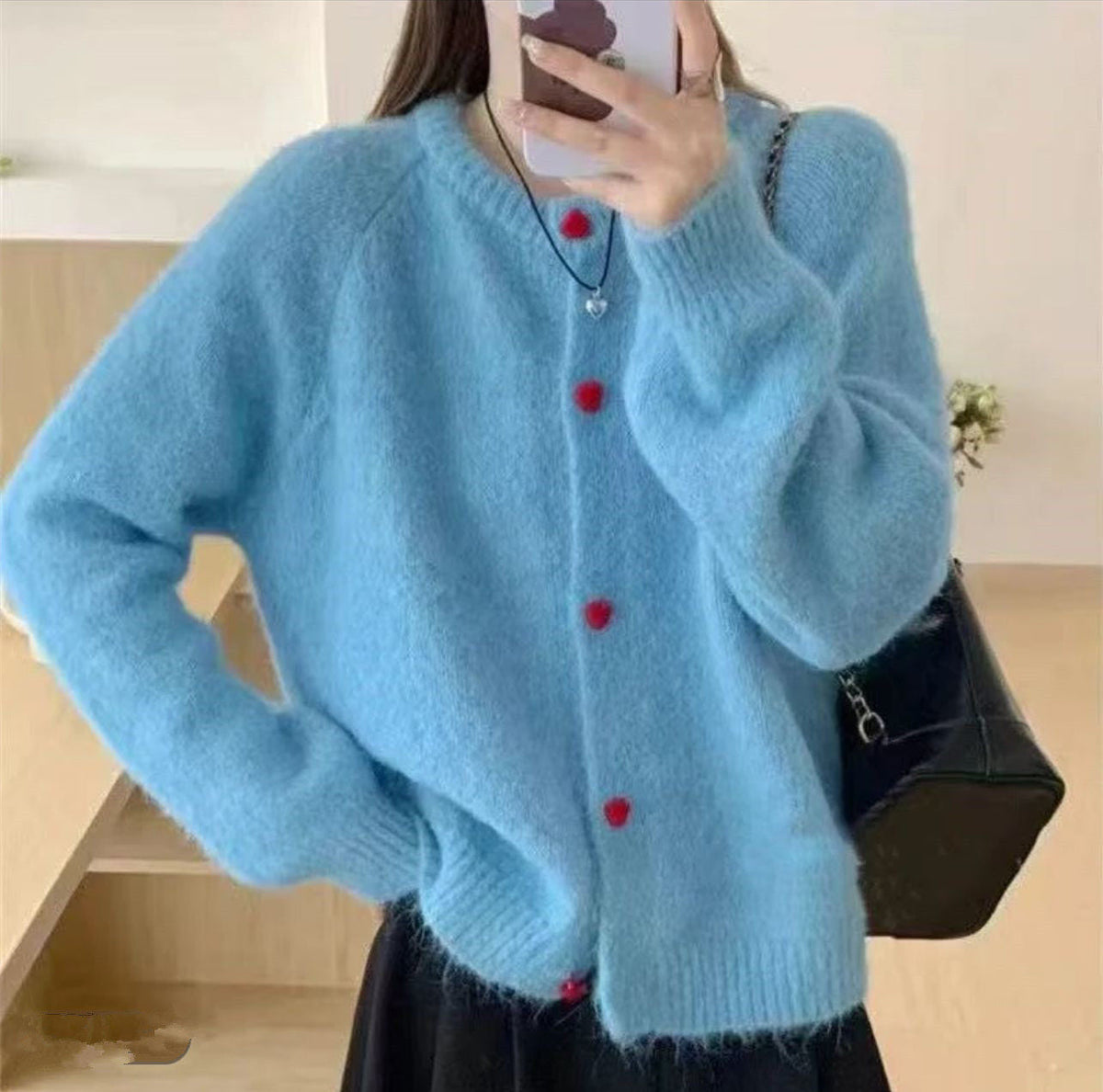 Women's Casual Knit Cardigan With Contrasting Buttons