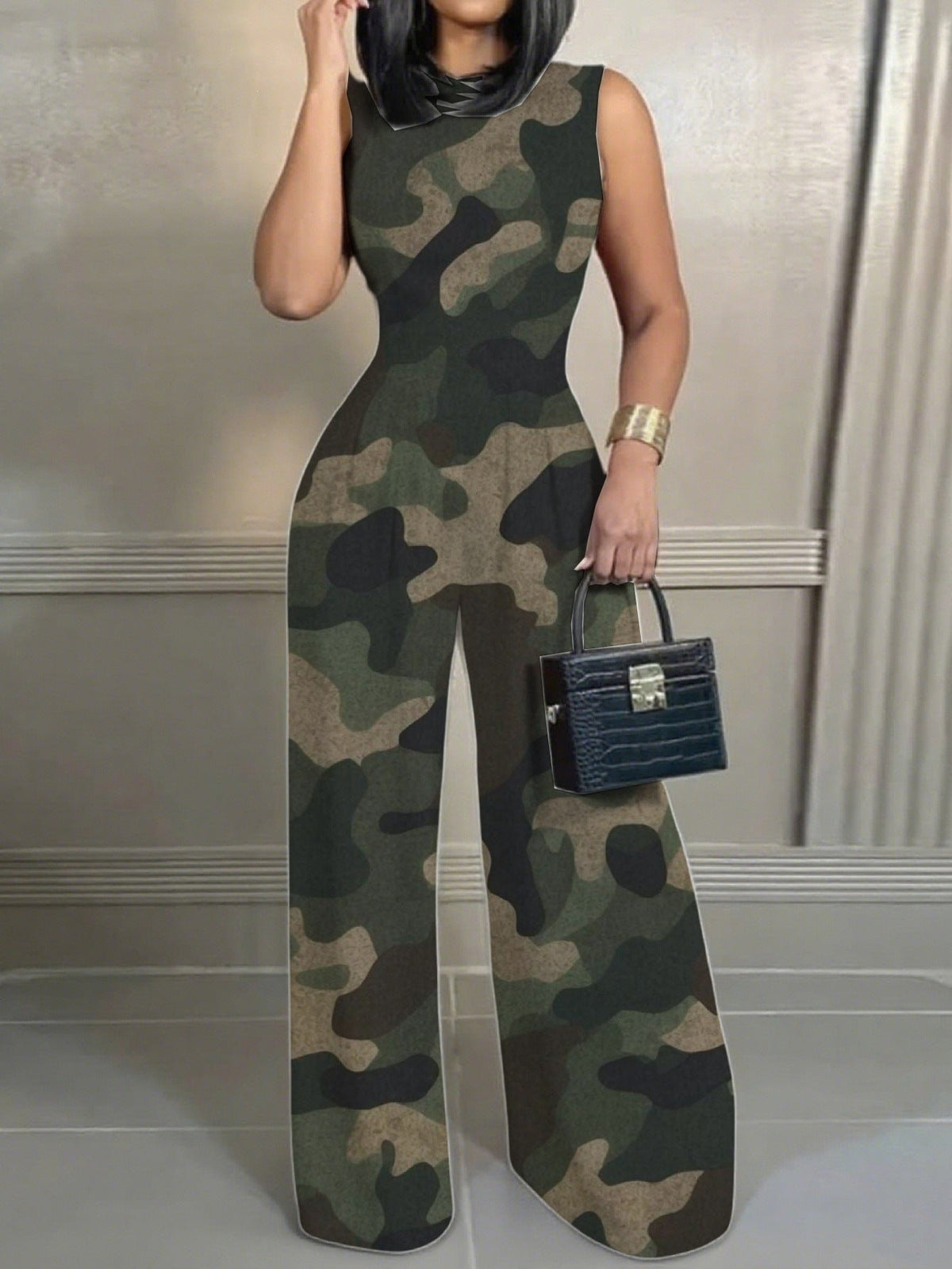 Elegant Round-neck Jumpsuit With A Printed Pattern Pockets And Wide Legs