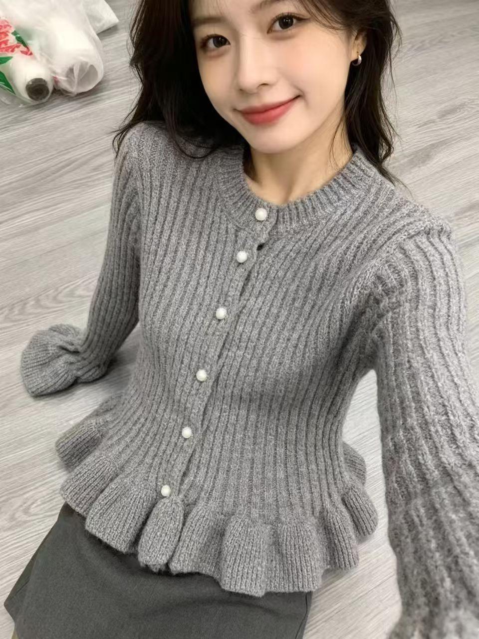 Korean-style Flared-sleeve Ruffled Long-sleeved Knitted Top, Elegant Blouse