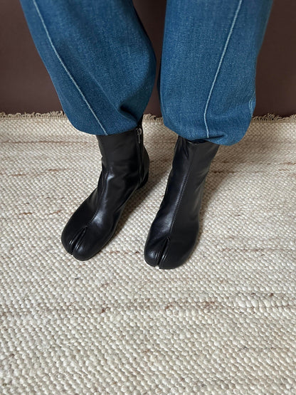 Womens Black Mid-calf Fashion Boots With Chunky Heels