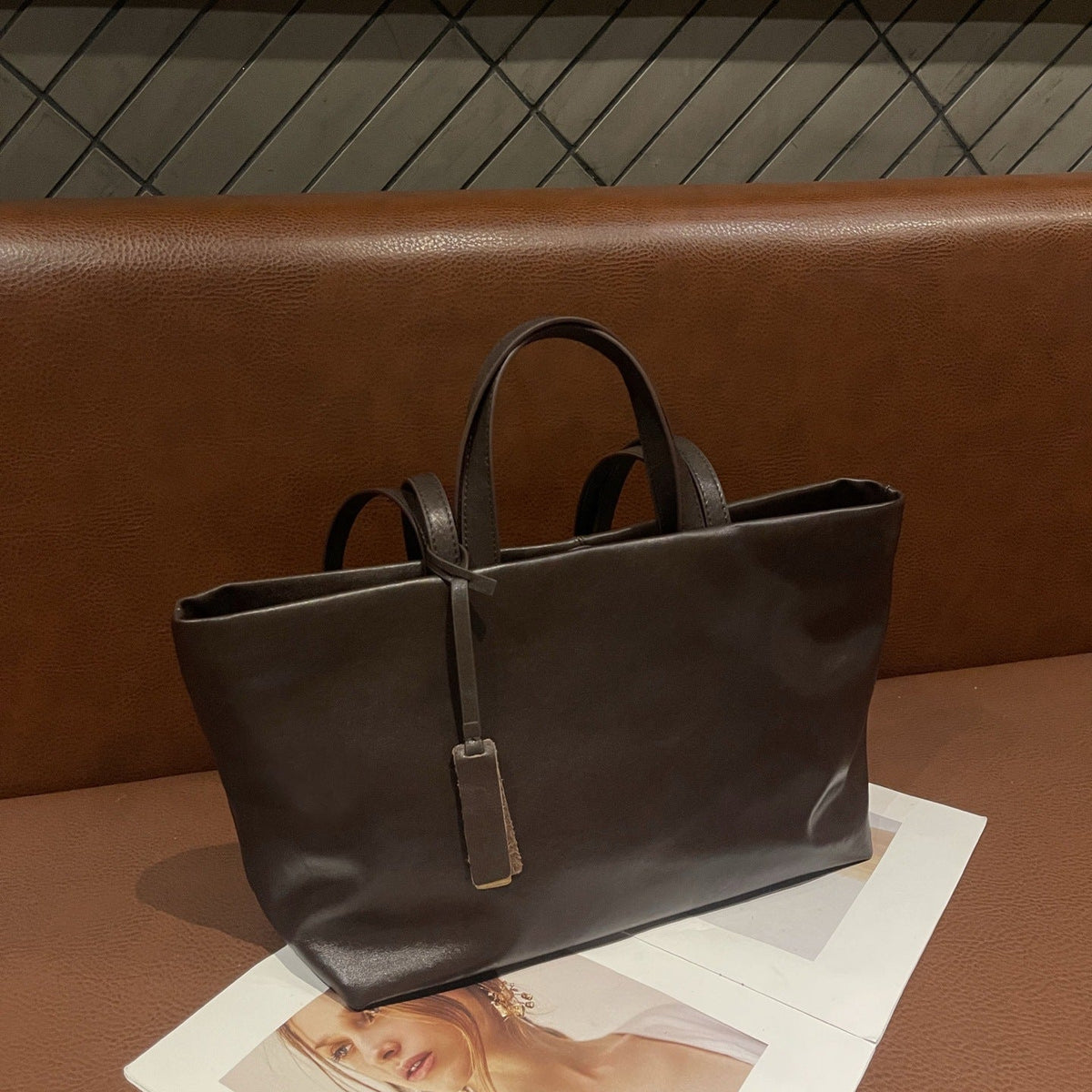 New Genuine Leather Women's Bag, Underarm Single-shoulder Cross-border First-layer Cowhide Tote, Niche Crossbody, Vintage Soft Leather, Large Capacity