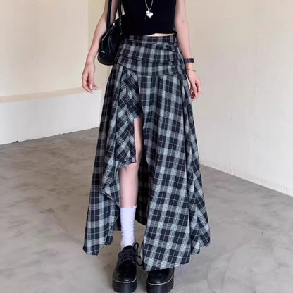 French-style Asymmetrical Black-and-white Plaid Skirt