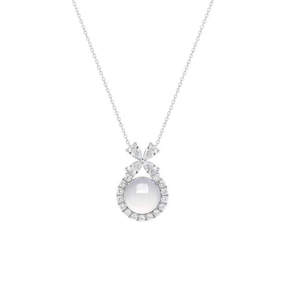 Fashionable Retro Ice-Clear Chalcedony Titanium Steel Clavicle Chain