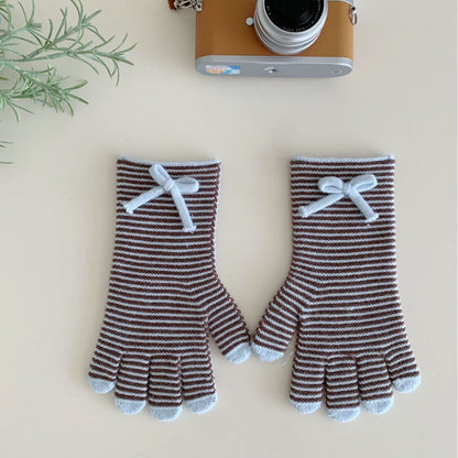 Knitted Wool Gloves With Touchscreen-compatible Fingertips And A Bow Detail