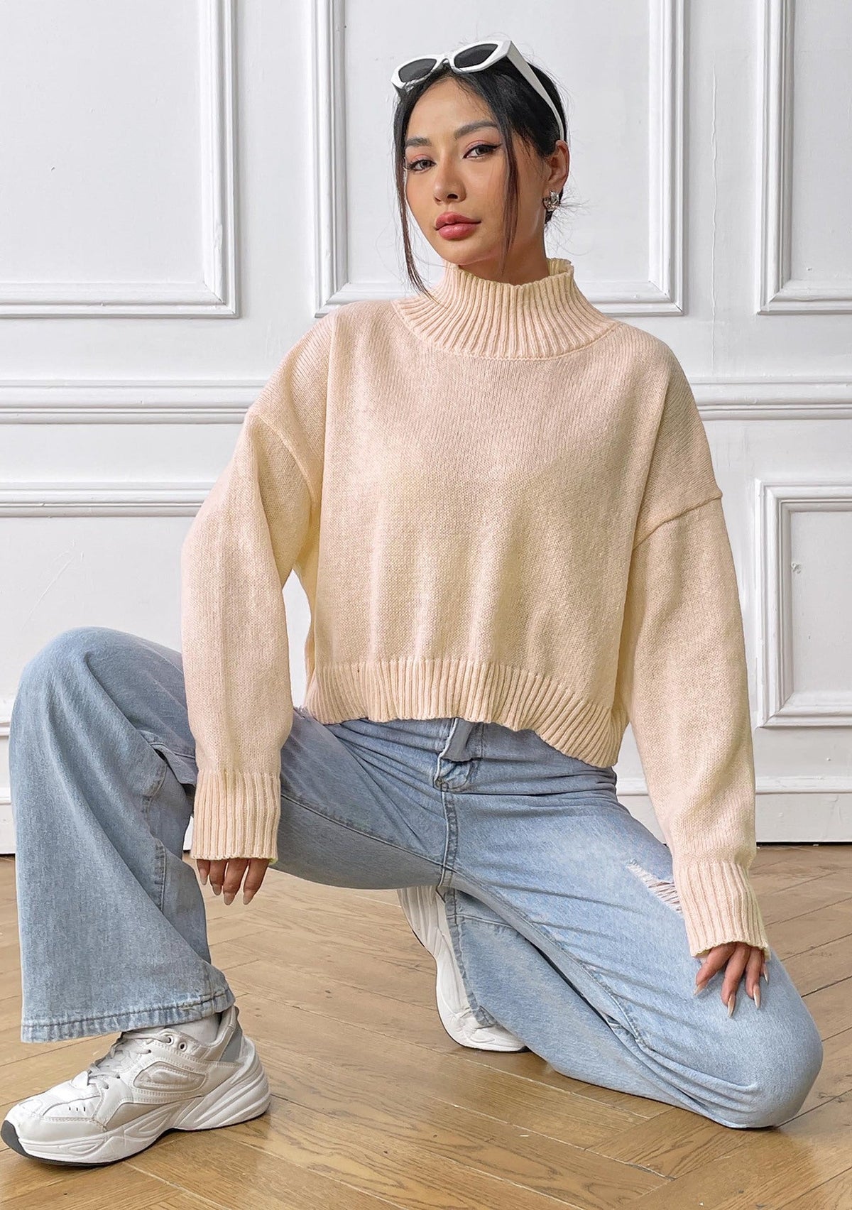 Women's Solid-color Loose-fitting High-neck Pullover Sweater