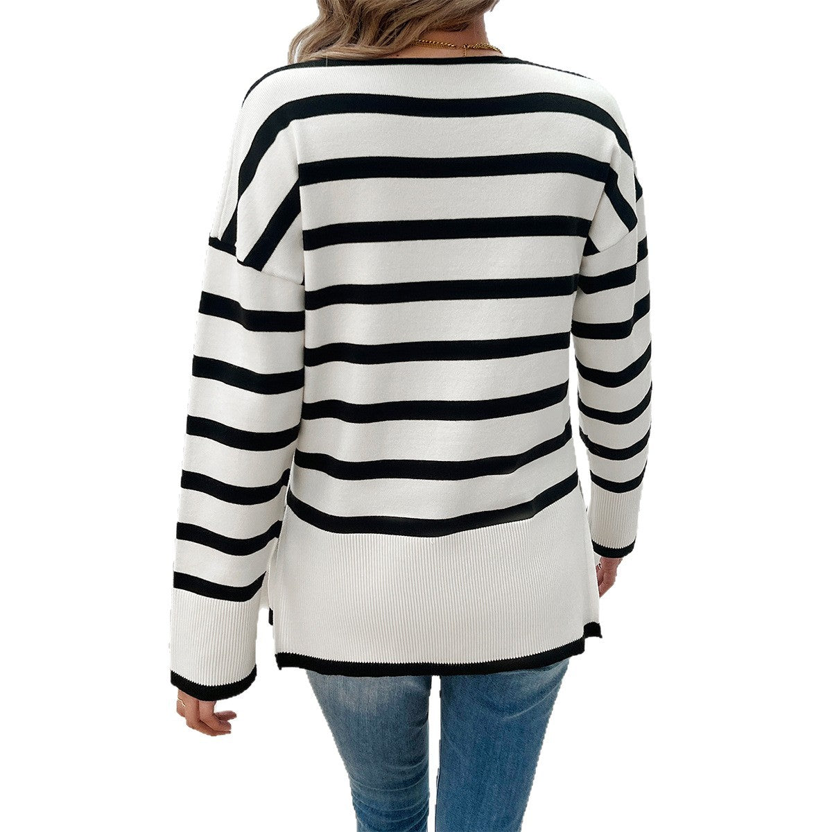 Leisure vacation style contrasting striped long sleeved sweater