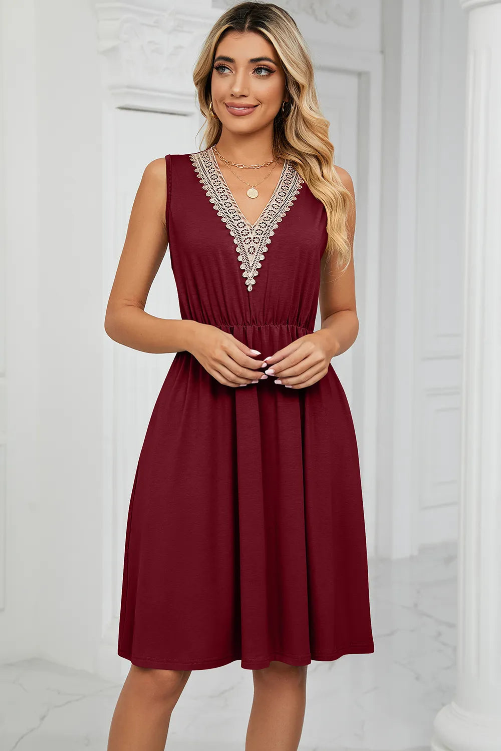 Solid color V-neck lace patchwork sleeveless pocket waist cinching dress