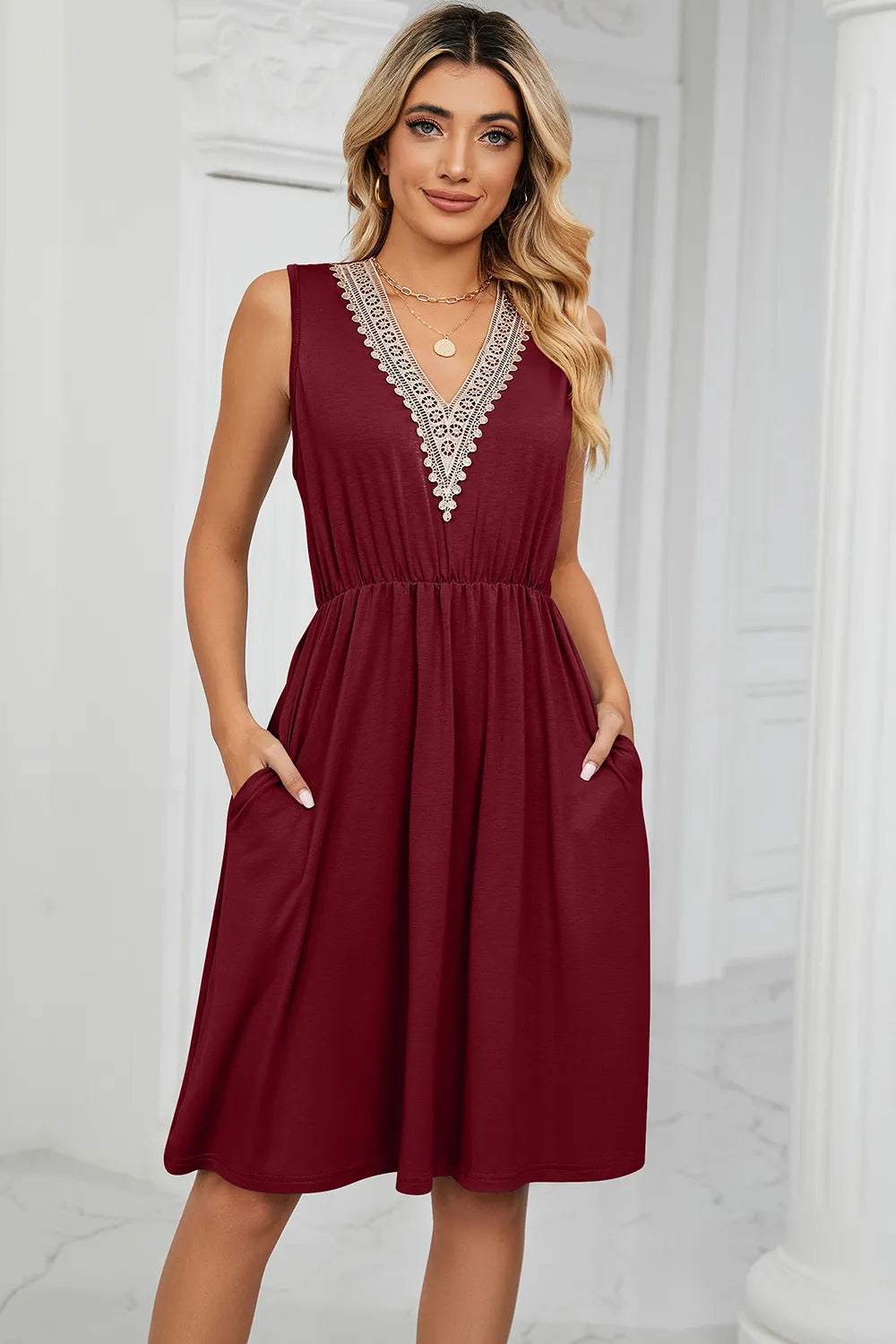 Solid color V-neck lace patchwork sleeveless pocket waist cinching dress