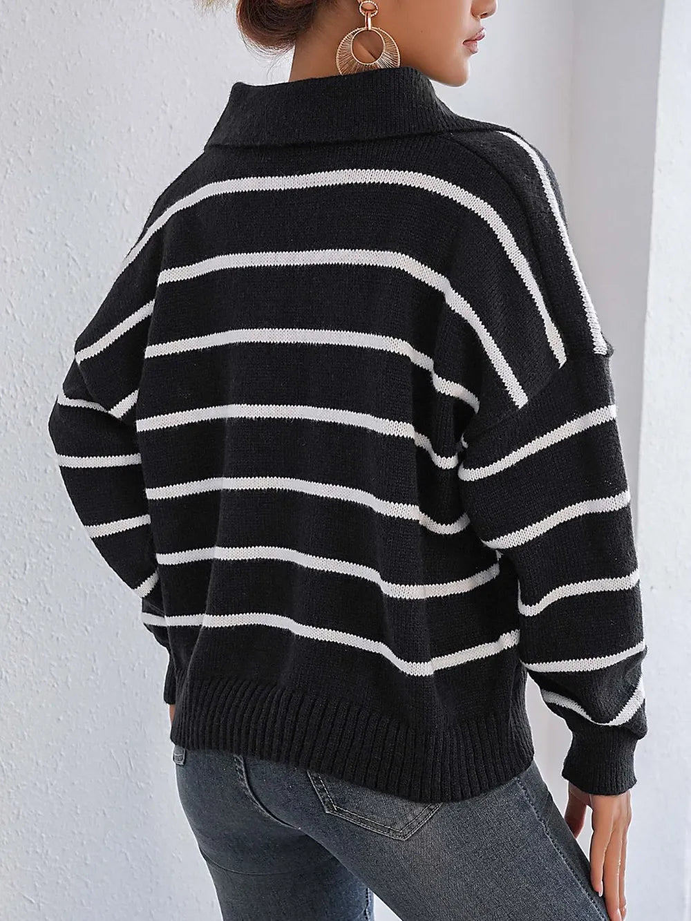 Splicing striped heart-shaped polo collar sweater