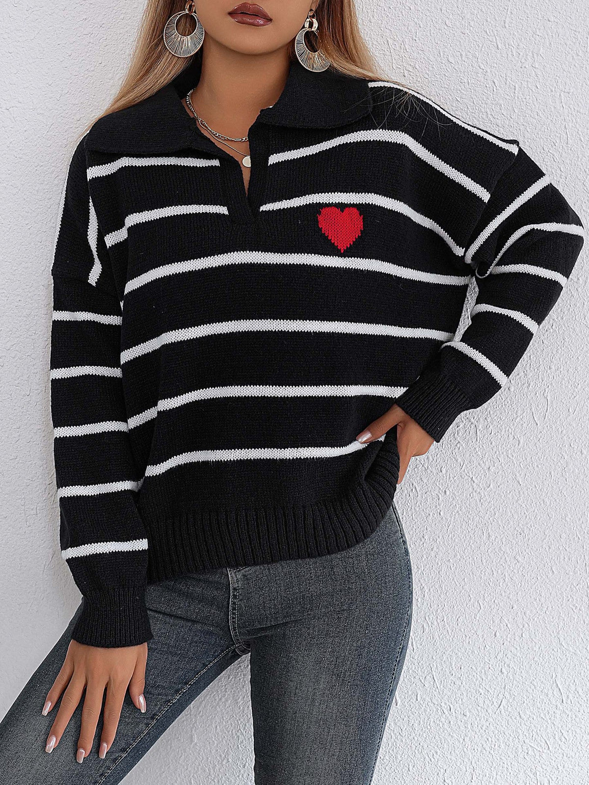 Splicing striped heart-shaped polo collar sweater